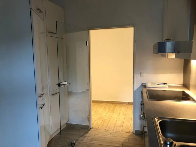 WITTENAU: Attraktive 3-Zi.Wohnung,Blick in den Göschenpark — photo 1